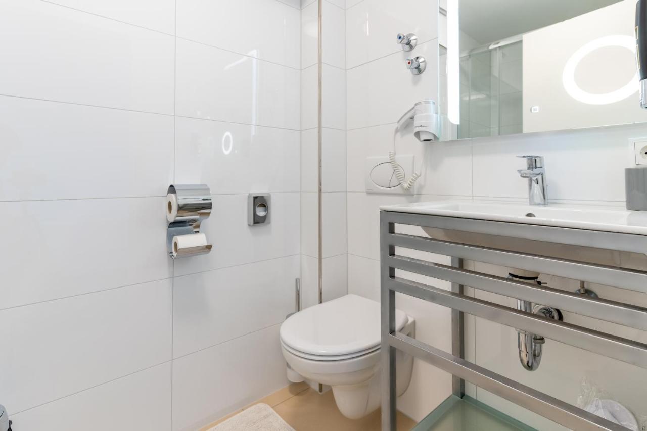 Hotel Myrsini Kirchentellinsfurt Dış mekan fotoğraf