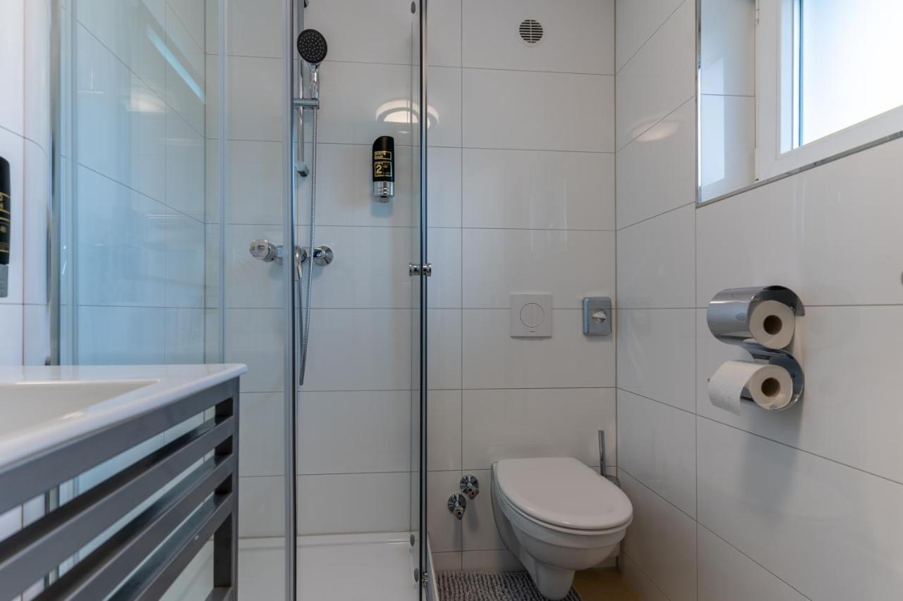 Hotel Myrsini Kirchentellinsfurt Dış mekan fotoğraf