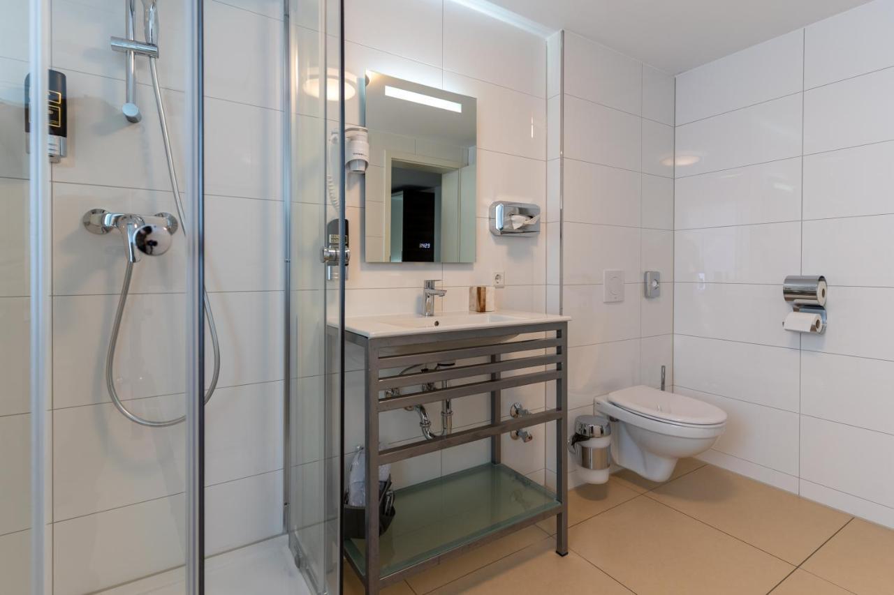 Hotel Myrsini Kirchentellinsfurt Dış mekan fotoğraf