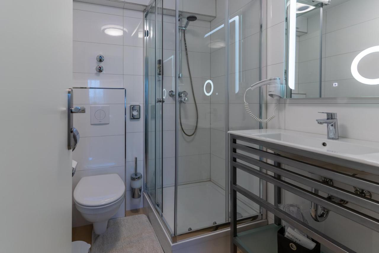 Hotel Myrsini Kirchentellinsfurt Dış mekan fotoğraf