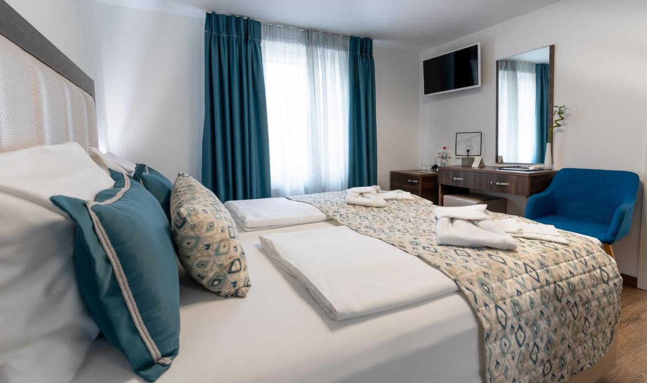Hotel Myrsini Kirchentellinsfurt Dış mekan fotoğraf