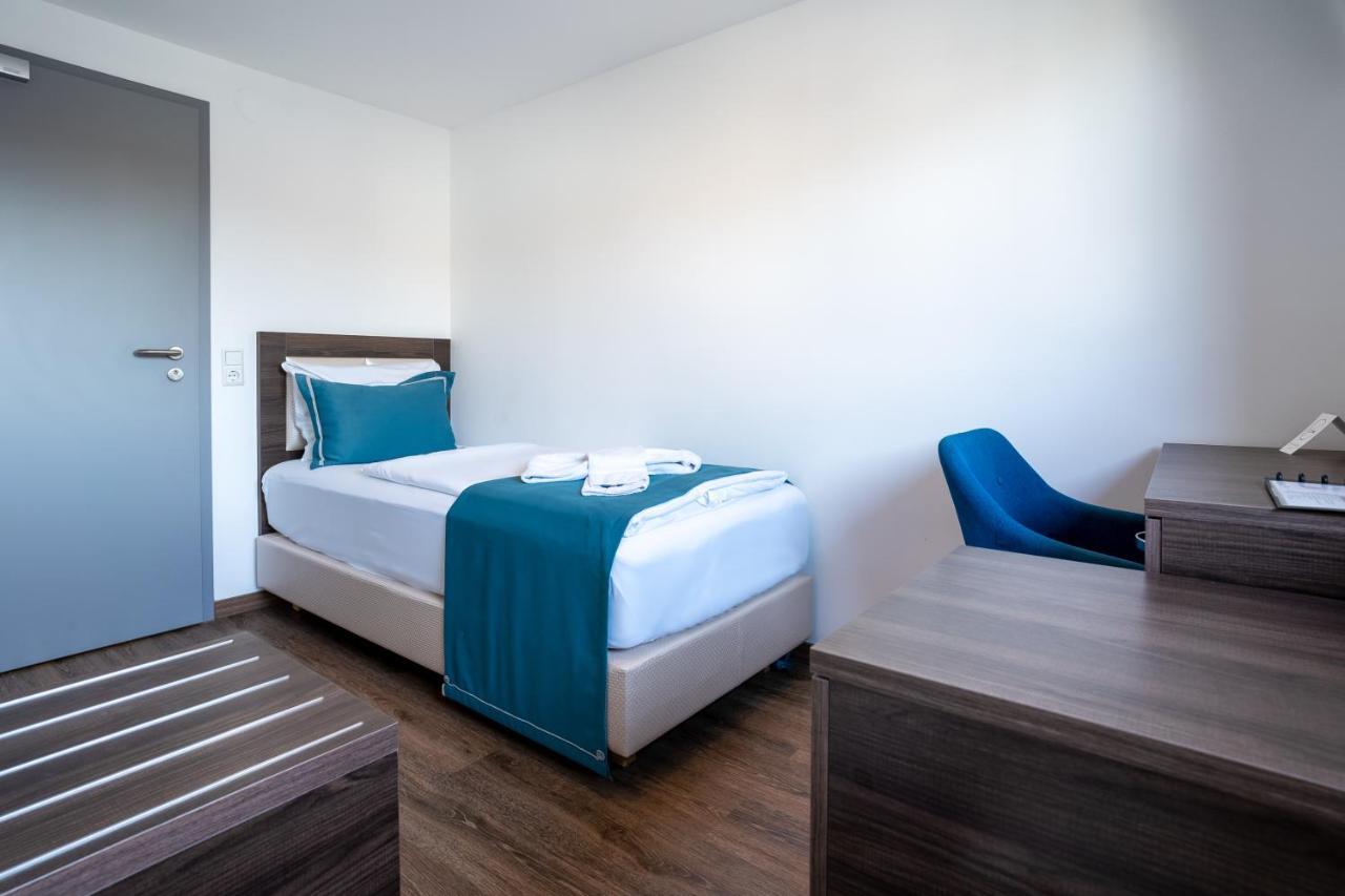 Hotel Myrsini Kirchentellinsfurt Dış mekan fotoğraf