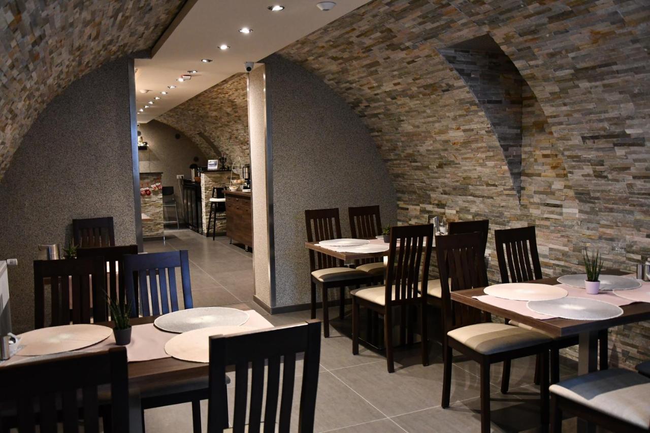 Hotel Myrsini Kirchentellinsfurt Dış mekan fotoğraf