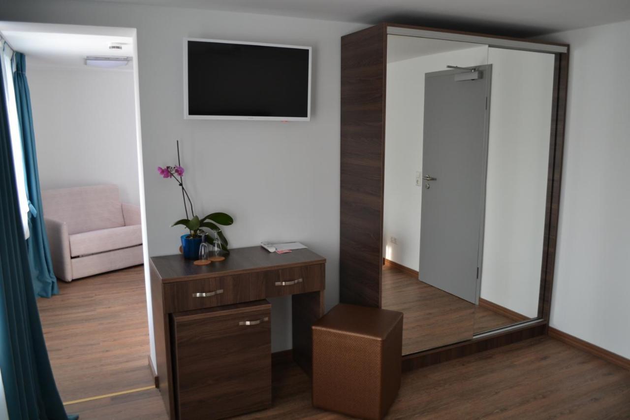 Hotel Myrsini Kirchentellinsfurt Dış mekan fotoğraf